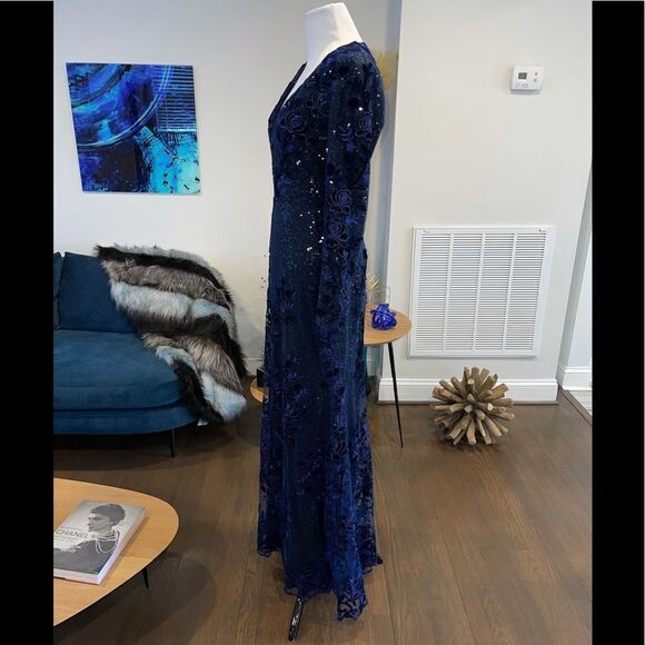 Badgley Mischka Long Sleeve Gown - Picture 4 of 8